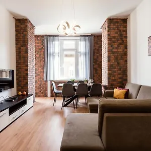  דירה Jacuzzi And Privacy With 2 Balconies And Free Garage