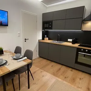  דירה Sipsix Apartment - Modern 2 Bedroom Newly Renovated Flat With Ac In Budapest City Centre