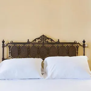 https://lets-bb.sicilyhotelsitaly.net