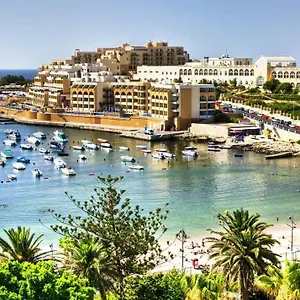 holiday-malta-balluta-beach.hotelssaintjulians.com/