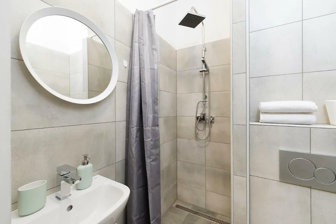 בודפשט Madach Apartment
