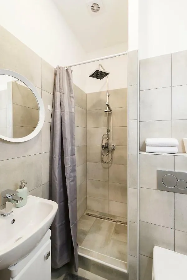 בודפשט Madach Apartment 0*,