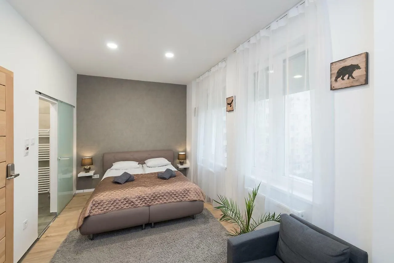 בודפשט Madach Apartment