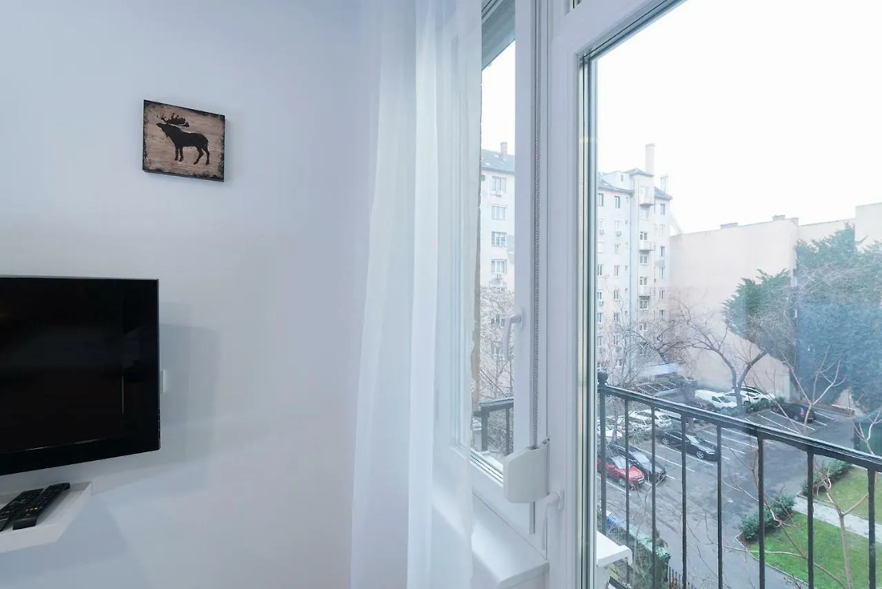 בודפשט Madach Apartment