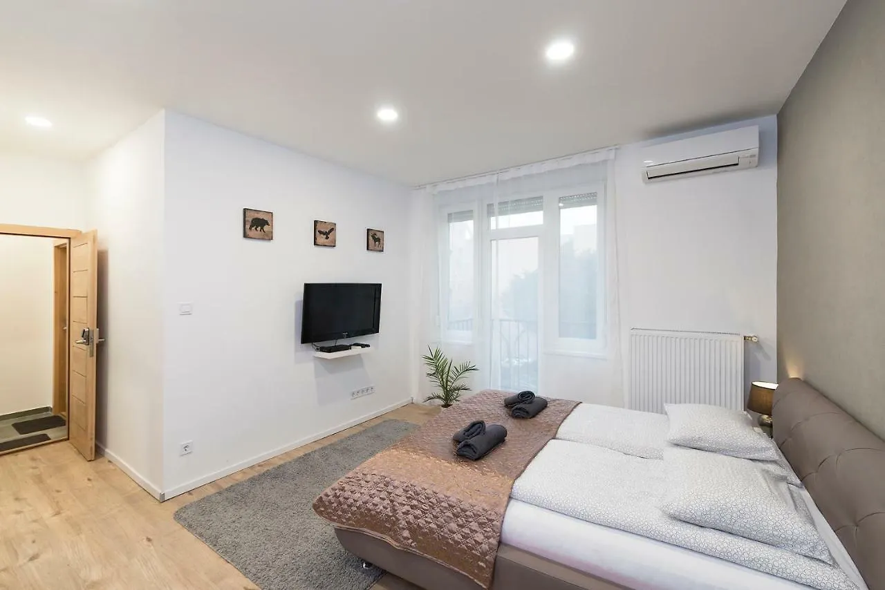 בודפשט Madach Apartment 0*,